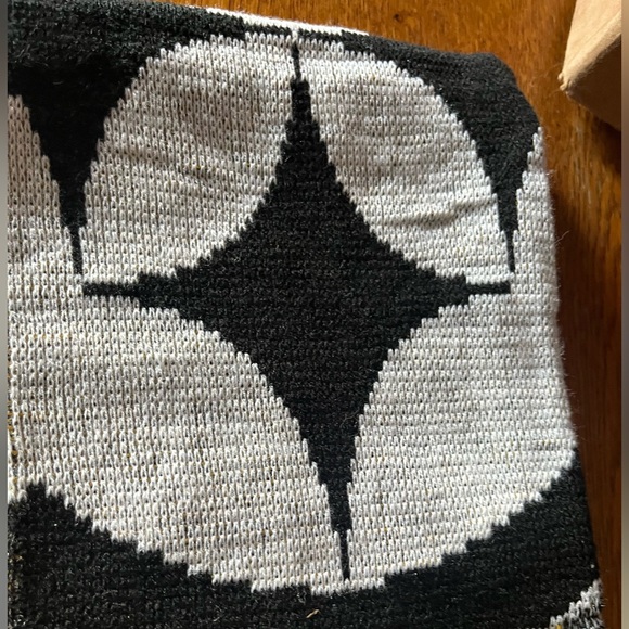 Steelers Black and Yellow Knit Scarf - Picture 4 of 7